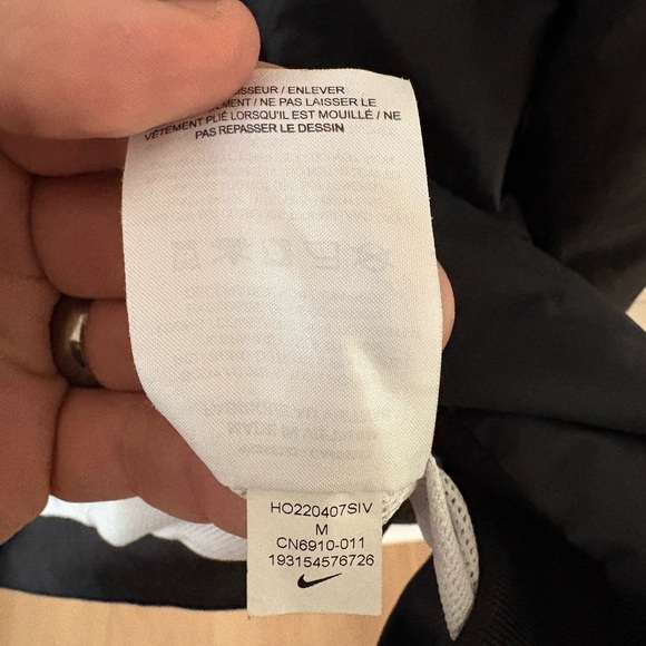 Nike White and Black full zip Windbreaker - Picture 5 of 6